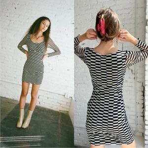 Lisa Says Gah Lara Mini Dress Rug Black White Retro Long Sleeve Size Small